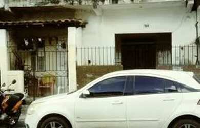 Imagem: A casa possui 3 Dormitórios, 2 Banheiros e está localizado