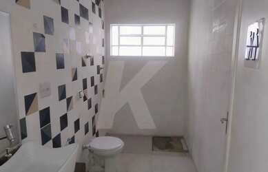 Imagem 9: Seu Novo Escritório Espera por Você Conjunto Comercial Moderno na Água...