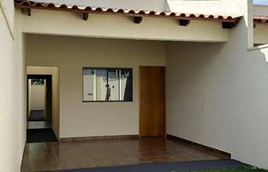 Imagem: A casa possui 2 Dormitórios, 2 Banheiros, 1 Vaga na garagem