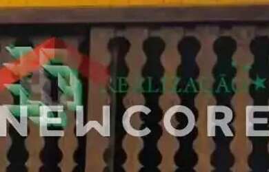 Imagem: A casa possui 2 Dormitórios, 2 Banheiros, 2 Vagas na garagem