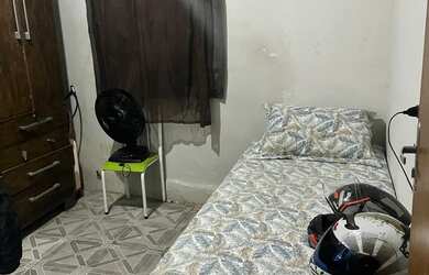 Imagem: A casa possui 1 Dormitório, 1 Banheiro e está localizado em