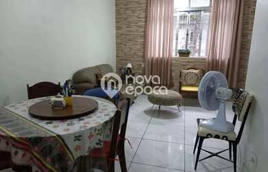 Imagem: A casa possui 4 Dormitórios, 4 Banheiros, 1 Vaga na garagem