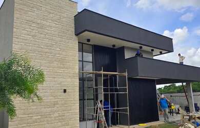 Imagem: A casa em condomínio possui 3 Dormitórios, 5 Banheiros, 4