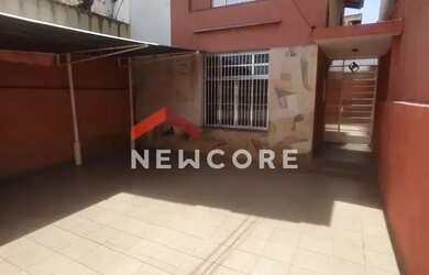 Imagem: A casa possui 3 Dormitórios, 2 Banheiros, 3 Vagas na garagem