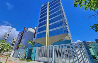 Imagem: O apartamento possui 3 Dormitórios, 1 Banheiro, 2 Vagas na