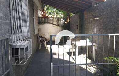 Imagem: A casa possui 4 Dormitórios, 4 Banheiros e 200m² de Área