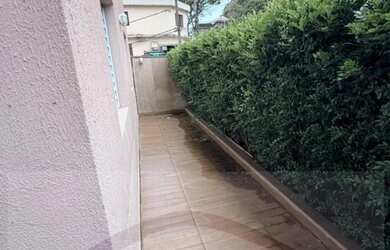 Imagem: O apartamento possui 3 Dormitórios, 1 Banheiro, 1 Vaga na garagem