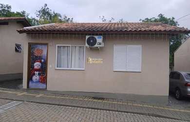 Imagem: A casa em condomínio possui 2 Dormitórios, 1 Banheiro, 1 Vaga