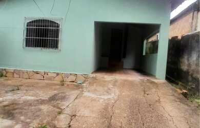 Imagem: A casa possui 2 Dormitórios, 1 Banheiro e está localizado