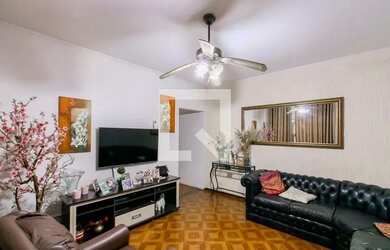 Imagem: A casa possui 2 Dormitórios, 2 Banheiros, 4 Vagas na garagem