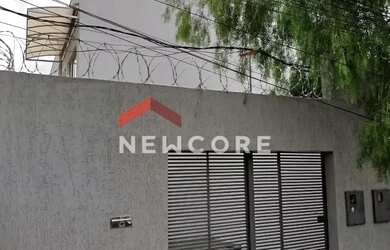 Imagem: A casa possui 3 Dormitórios, 1 Banheiro, 1 Vaga na garagem