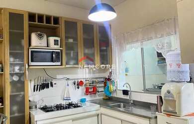 Imagem: A casa possui 5 Dormitórios, 4 Banheiros, 5 Vagas na garagem