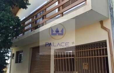 Imagem: A casa possui 1 Dormitório, 3 Banheiros, 1 Vaga na garagem