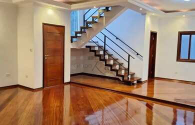 Imagem: A casa em condomínio possui 3 Dormitórios, 4 Banheiros, 2