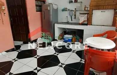 Imagem: A casa possui 1 Dormitório, 2 Banheiros, 4 Vagas na garagem