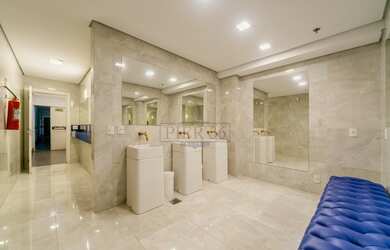 Imagem 12: Porto Alegre - Prédio Inteiro - Tristeza