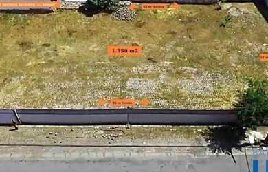 Imagem: O terreno possui 1350m² de Área e Imóvel novo e está localizado