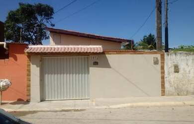 Imagem: A casa possui 2 Dormitórios, 1 Banheiro, 1 Vaga na garagem