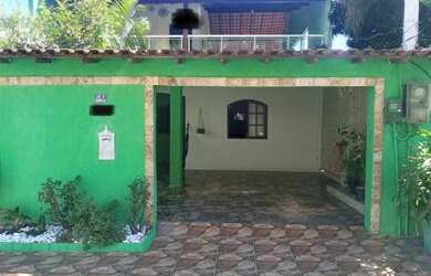 Imagem: A casa possui 3 Dormitórios, 1 Banheiro, 3 Vagas na garagem