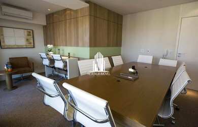 Imagem: O depósito possui 4 Vagas na garagem, 104m² de Área e está