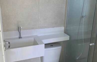 Imagem: A casa possui 3 Dormitórios, 3 Banheiros, 1 Vaga na garagem