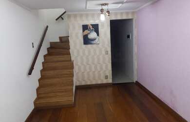 Imagem: A casa possui 2 Dormitórios, 2 Banheiros, 1 Vaga na garagem