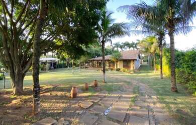 Imagem: A chácara possui 200m² de Área e está localizado em Distrito