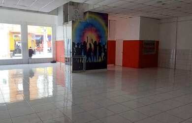 Imagem: O depósito possui 414m² de Área e está localizado em Água