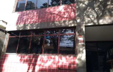 Imagem: O depósito possui 5 Vagas na garagem e 575m² de Área e está