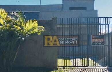 Imagem: A casa possui 3 Dormitórios, 1 Banheiro, 5 Vagas na garagem