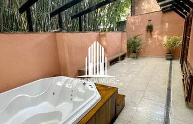 Imagem: A casa possui 2 Dormitórios, 4 Banheiros, 2 Vagas na garagem