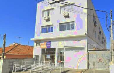 Imagem: O depósito possui 5 Vagas na garagem, 550m² de Área e está