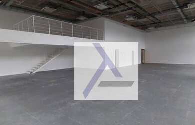 Imagem: O depósito possui 5 Vagas na garagem e 820m² de Área e está