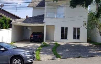 Imagem: A casa em condomínio possui 3 Dormitórios, 3 Banheiros, 280m²