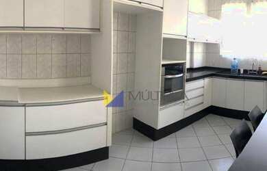Imagem: O apartamento possui 2 Dormitórios, 2 Banheiros, 100m² de