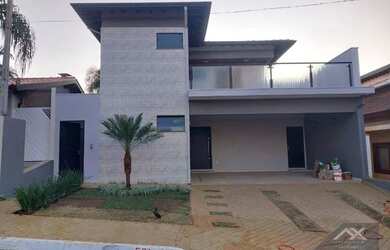 Imagem: A casa em condomínio possui 4 Dormitórios, 5 Banheiros, 2