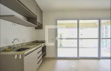 Imagem: O apartamento possui 1 Dormitório, 1 Banheiro, 1 Vaga na garagem