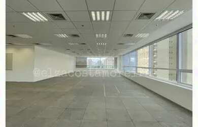 Imagem: O depósito possui 5 Vagas na garagem, 257m² de Área e está