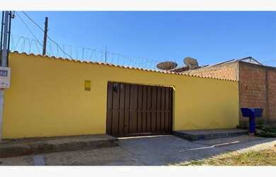 Imagem: A casa possui 2 Dormitórios, 2 Banheiros, 5 Vagas na garagem