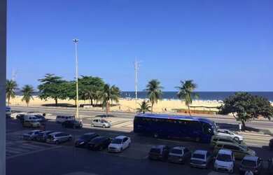 Imagem: O apartamento possui 4 Dormitórios, 1 Banheiro, 2 Vagas na
