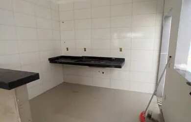 Imagem: A casa possui 2 Dormitórios, 2 Banheiros, 2 Vagas na garagem