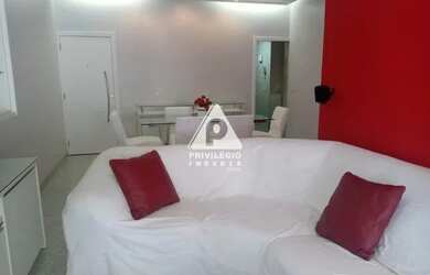 Imagem: O apartamento possui 2 Dormitórios, 2 Banheiros, 2 Vagas na