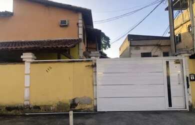 Imagem: A casa em condomínio possui 3 Dormitórios, 2 Banheiros, 1