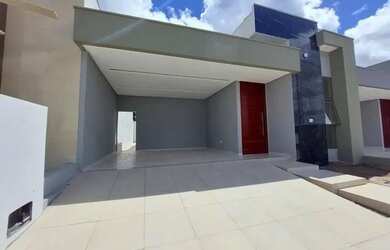 Imagem: A casa possui 2 Dormitórios, 2 Banheiros, 2 Vagas na garagem