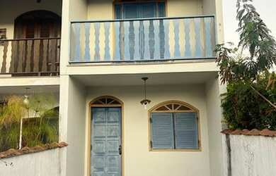 Imagem: A casa possui 2 Dormitórios, 2 Banheiros, 1 Vaga na garagem