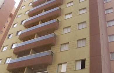 Imagem: O apartamento possui 3 Dormitórios, 1 Banheiro, 2 Vagas na