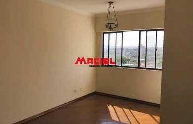 Imagem: O apartamento possui 3 Dormitórios, 1 Banheiro, 1 Vaga na garagem