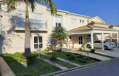 Imagem: A casa em condomínio possui 4 Dormitórios, 4 Banheiros, 3