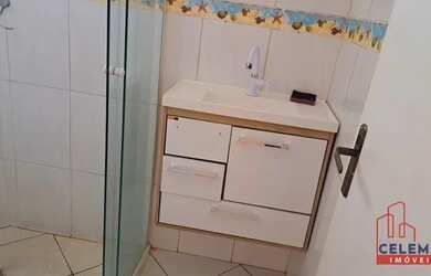 Imagem: O apartamento possui 2 Dormitórios, 1 Banheiro, 1 Vaga na garagem