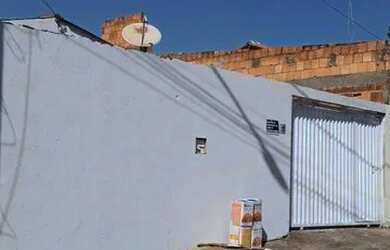 Imagem: A casa possui 2 Dormitórios, 1 Banheiro, 100m² de Área e